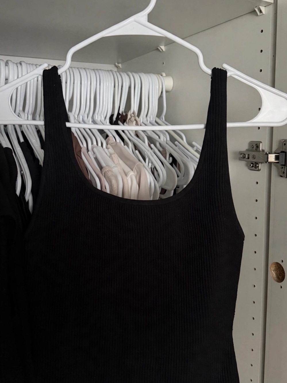 Babaton Ribbed Tank Top in Black Size Medium Like New